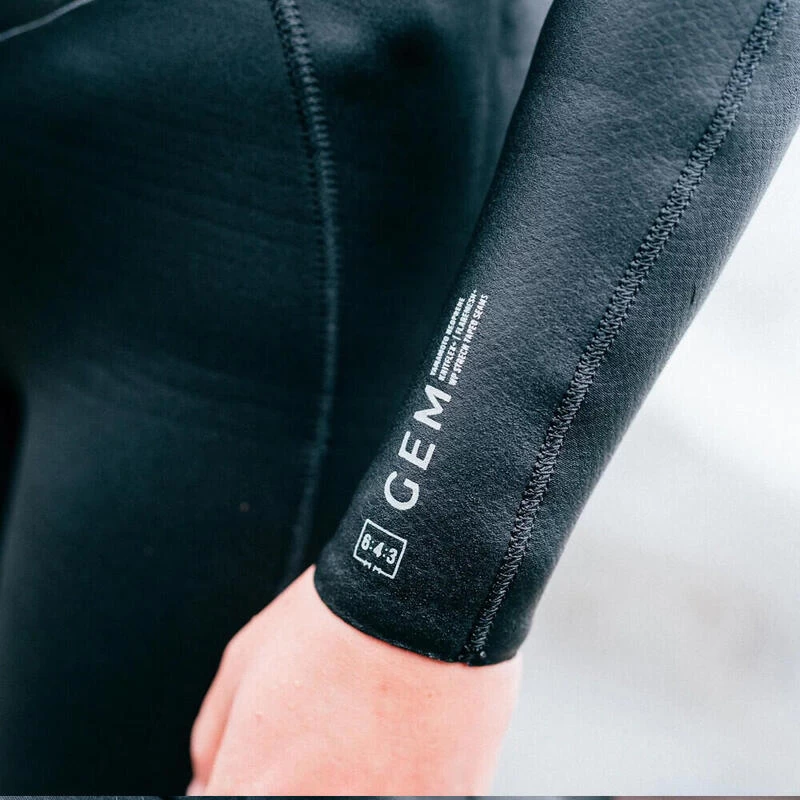 Mystic 2024 Femmes Gem 6/4/3mm Chest Zip à Capuche Combinaison Néoprène 4 Mystic 2024 Femmes Gem 6/4/3mm Chest Zip à Capuche Combinaison Néoprène – Image 4