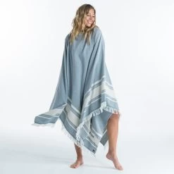 Serviette De Plage Poncho 190 X 190 Cm - Gris Bleu 18 Serviette De Plage Poncho 190 X 190 Cm - Gris Bleu -Board Zone Soldes serviette de plage poncho 190 x 190 cm gris bleu 8